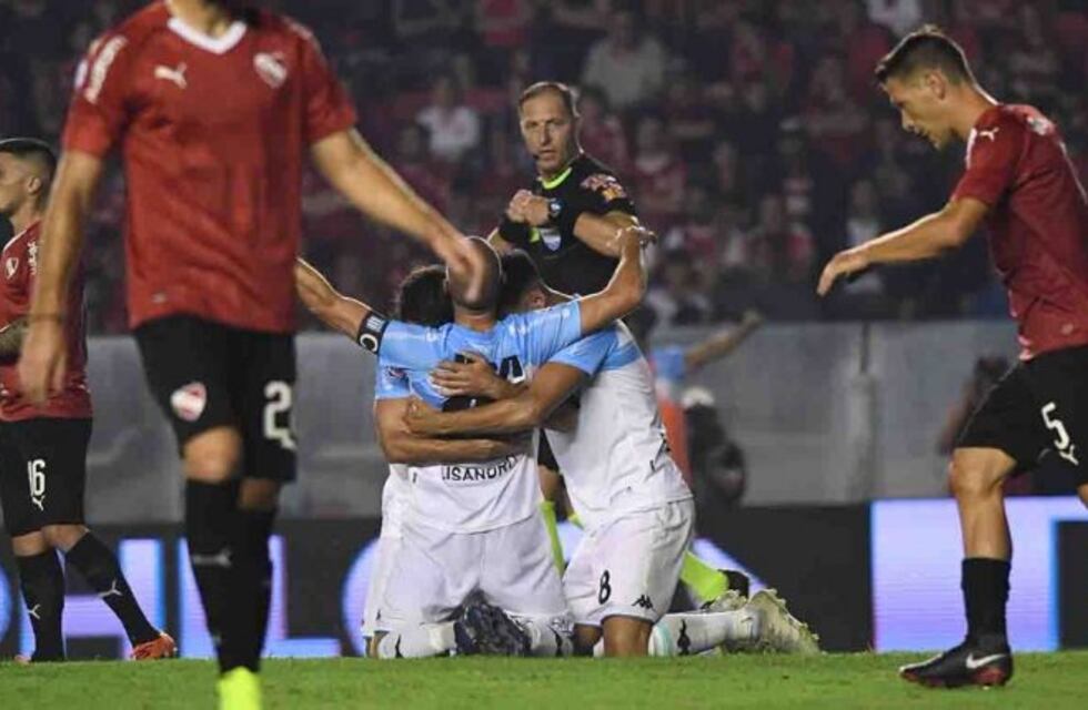 Racing le ganó 3-1 a Independiente y sueña con el campeonato