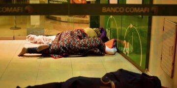 Refuerzan los operativos para asistir a gente en situación de calle en Mar del Plata (Qué Digital)