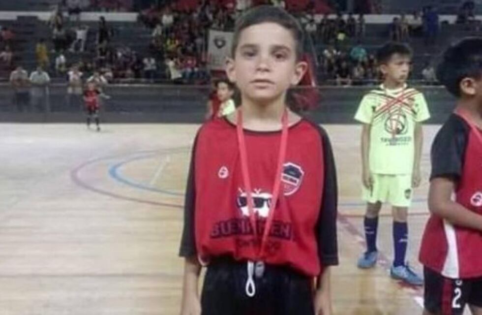 Un niño de 8 años pelea por su vida tras ser embestido por un camión