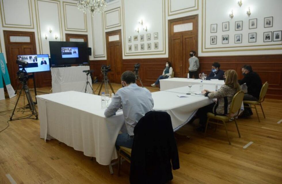 Santa Cruz firmó un convenio con Nación para obras de agua y redes de desagüe