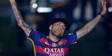Dani Alves quiere volver a Barcelona, donde ganó 23 títulos.