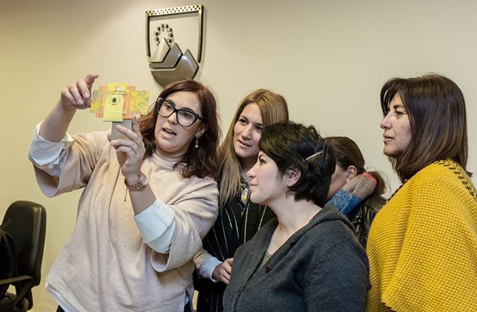 Entregarán microscopios a alumnos del primario y secundario en San Luis