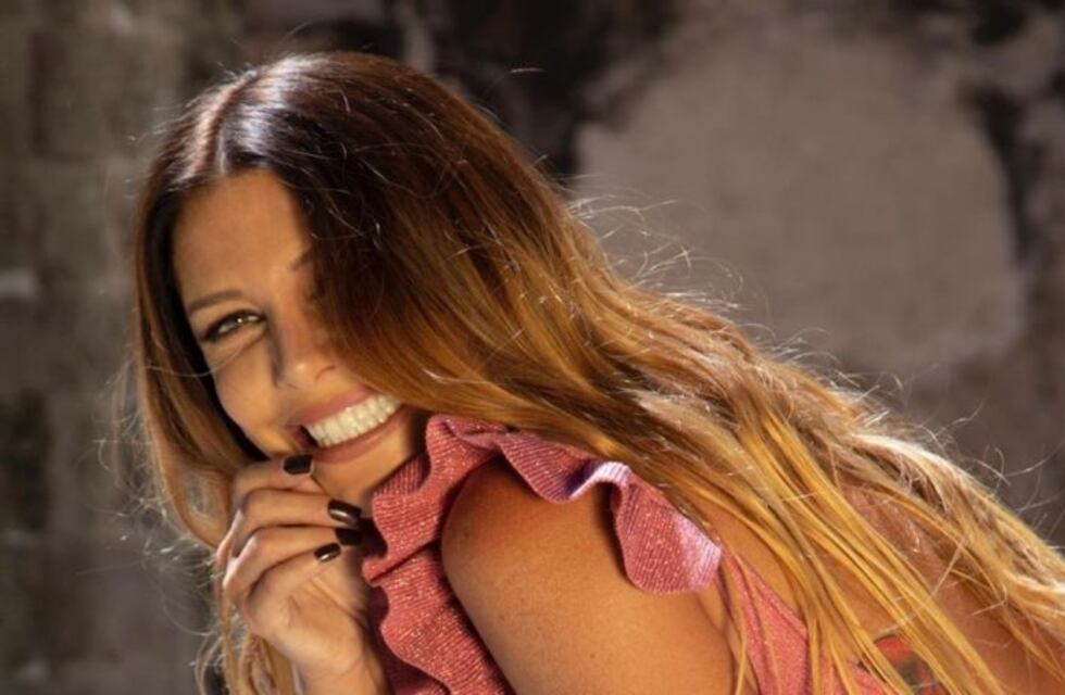 Mónica Ayos deslumbró a sus seguidores a la orilla del mar y con abdominales: "Aplica sin pose"