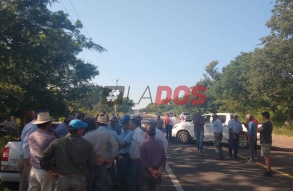 Productores tabacaleros cortan la Ruta 12