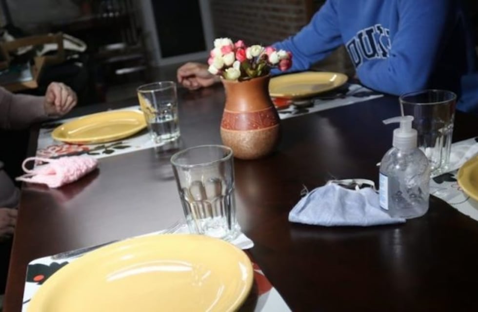 Extienden por dos semanas la prohibición de reuniones afectivas en Santa Fe