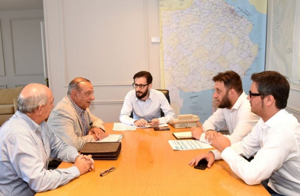 Sánchez en La Plata: cloacas, agua, Escuela 5 y viviendas fueron los temas abordados