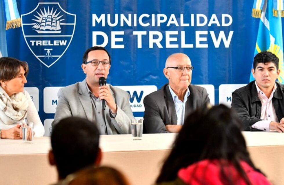 Trelew: anunciaron becas para estudiantes y puestos de trabajo en la fábrica de pescado