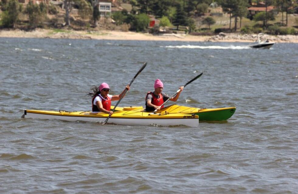 Carlos Paz: Gran Regata Rosa en Bahía del Gitano