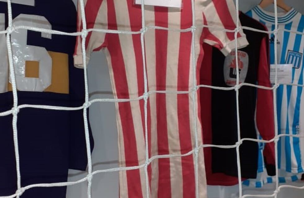 La camiseta Gloriosa de Kempes, otro orgullo del Museo del Deporte