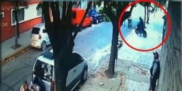 Intentaron robarle la moto a un papá en la puerta de una escuela de Aldo Bonzi y casi matan a una nena