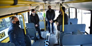 Instalan dispositivos para medir la temperatura a los pasajeros en el transporte público de La Plata (Municipalidad de La Plata)