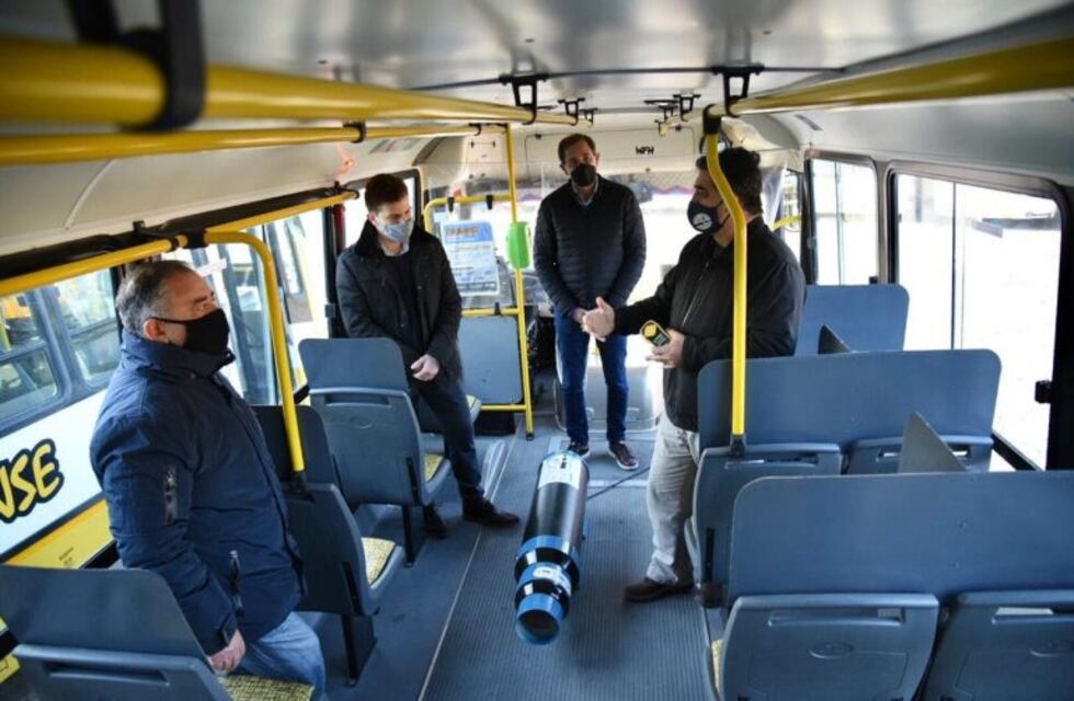 Instalan dispositivos para medir la temperatura de los pasajeros en el transporte público de La Plata