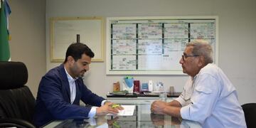 Flores y Fabriciano suscribieron el convenio de cooperación\u002E (Prensa Cultura)