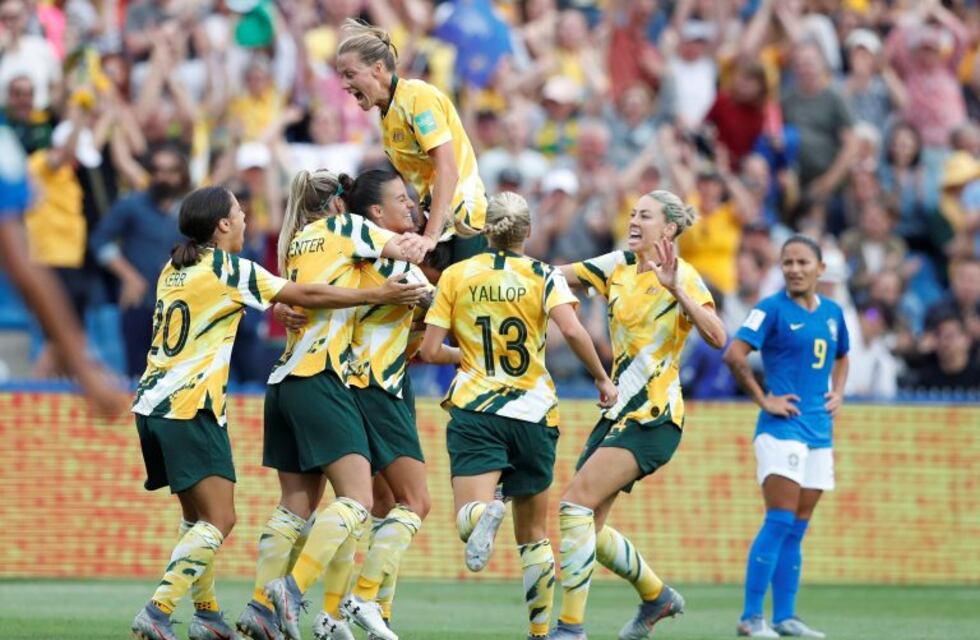 La selección femenina de fútbol australiana tendrá los mismos ingresos que el equipo masculino