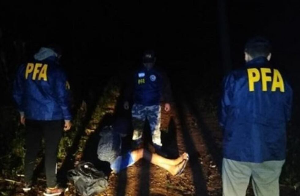 Detuvieron a un dealer con marihuana cerca del cementerio de Puerto Piray