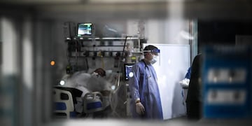 Gualeguaychú y Paraná viven momentos complejos de contagio de coronavirus\u002E (imagen ilustrativa)\nCrédito:EFE