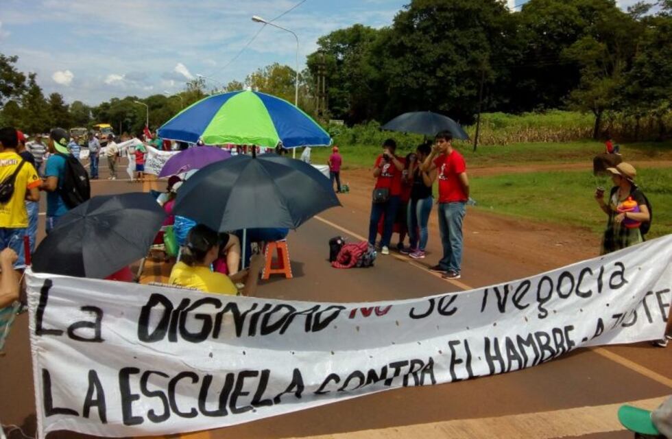 Conflicto docente: continúa el corte en la ruta 16