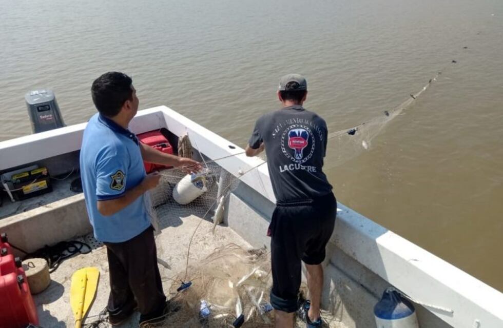 Secuestraron más de mil pejerreyes en el Cabra Corral