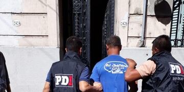 El acusado fue hallado en una vivienda del barrio Los Troncos\u002E (@MinSegSF)
