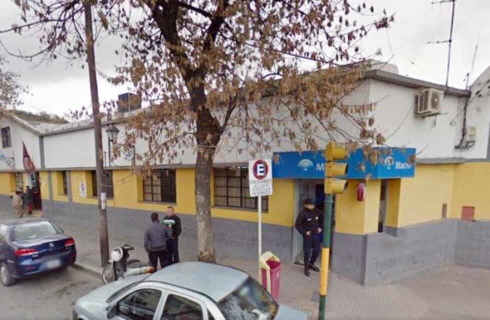 Un empleado de tránsito amenazó con tirarse de una antena en Salta