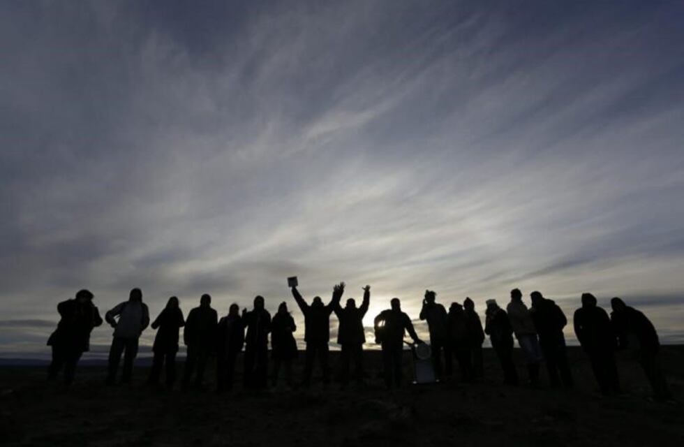 El eclipse solar se vivió en el Bosque Petrificado Sarmiento