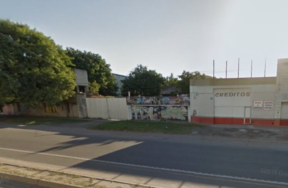 Lo sorprendieron tratando de robarse el motor de un camión y lo detuvieron