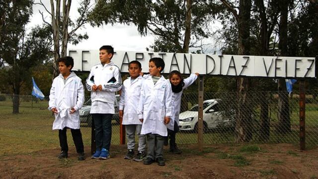 Los alumnos del paraje Mula Muerta estrenan escuela nueva.