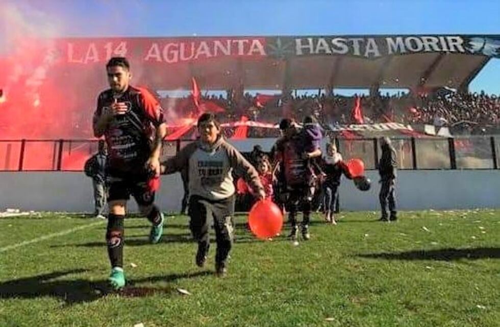 Sporting: el pueblo rojinegro hace la procesión porque cree en el milagro