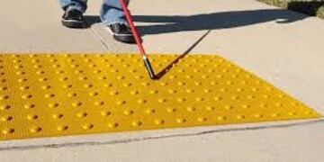 Baldosas podotáctiles