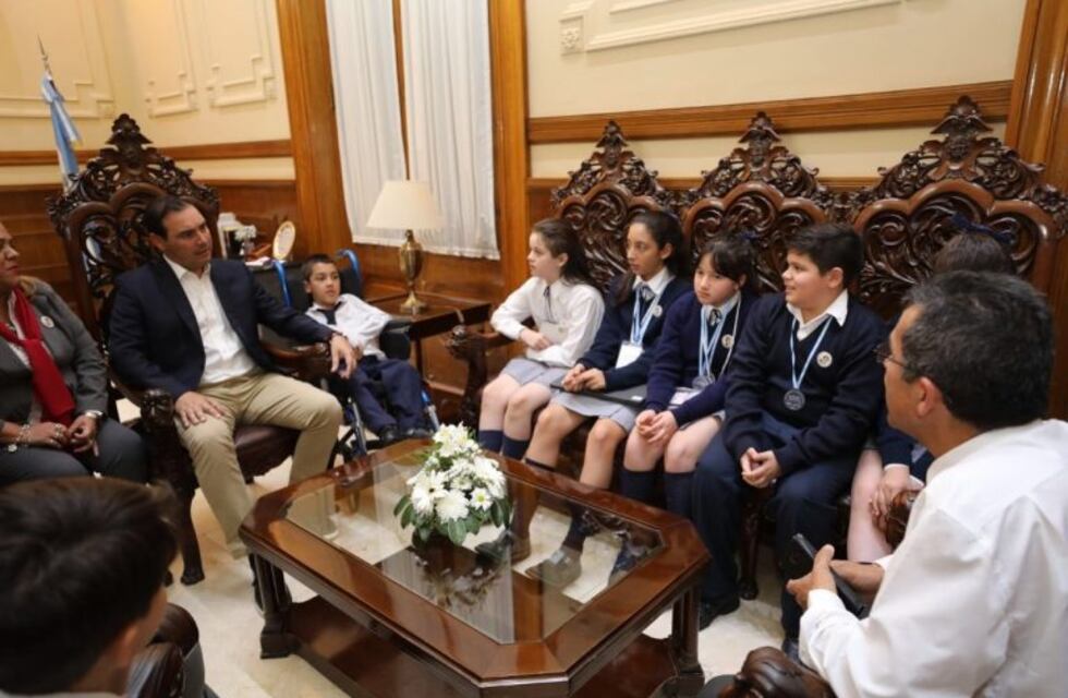Gustavo Valdés recibió a Los peques del Belgrano