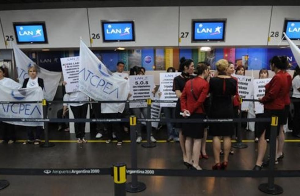 Continúan las demoras en Aeroparque por una asamblea de pilotos de LATAM