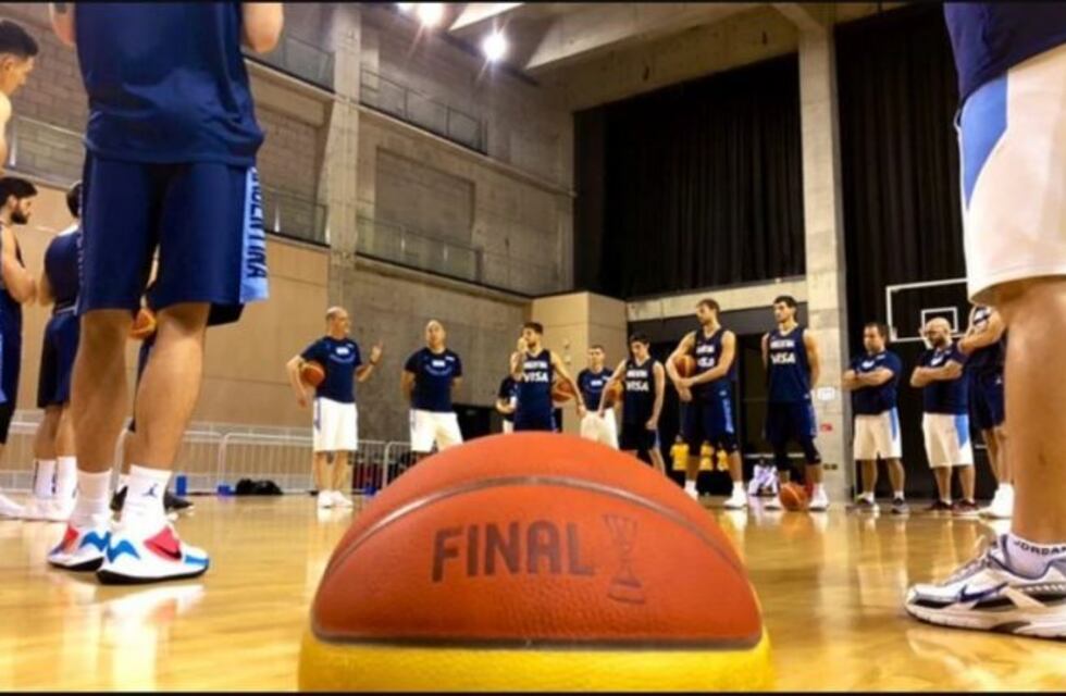 A horas de la final mundialista de básquet: conocé el "show del aplauso", la cábala del plantel argentino