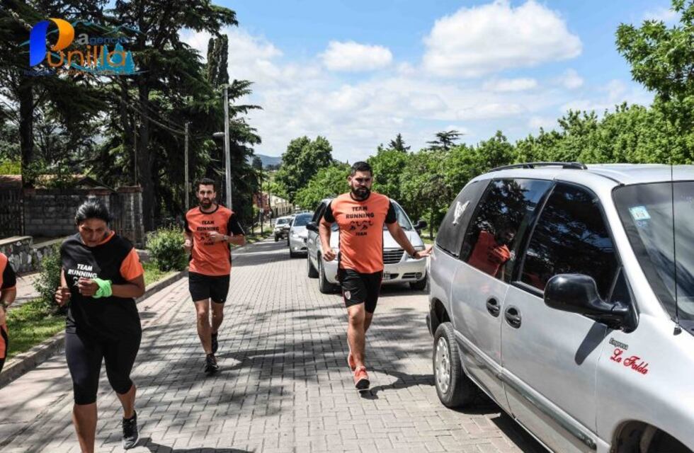 La Falda: maratonistas protagonizaron una emotiva despedida a Ivan Sabadín