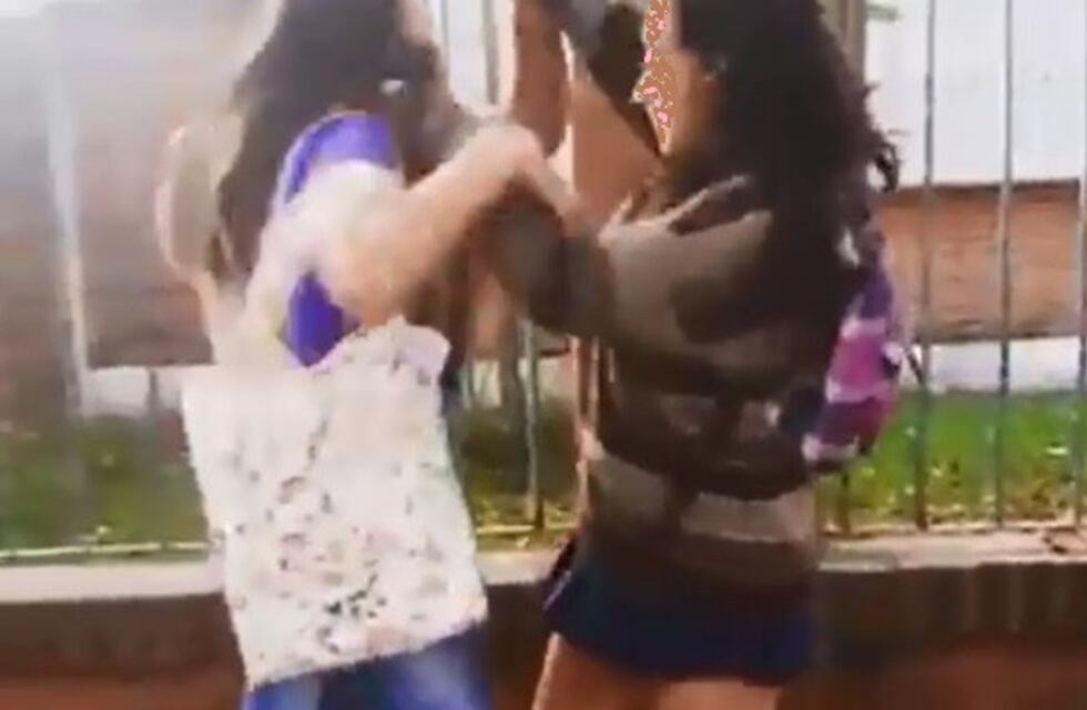 "Por linda" sufrió un terrible ataque de una alumna en un colegio de Ciudad