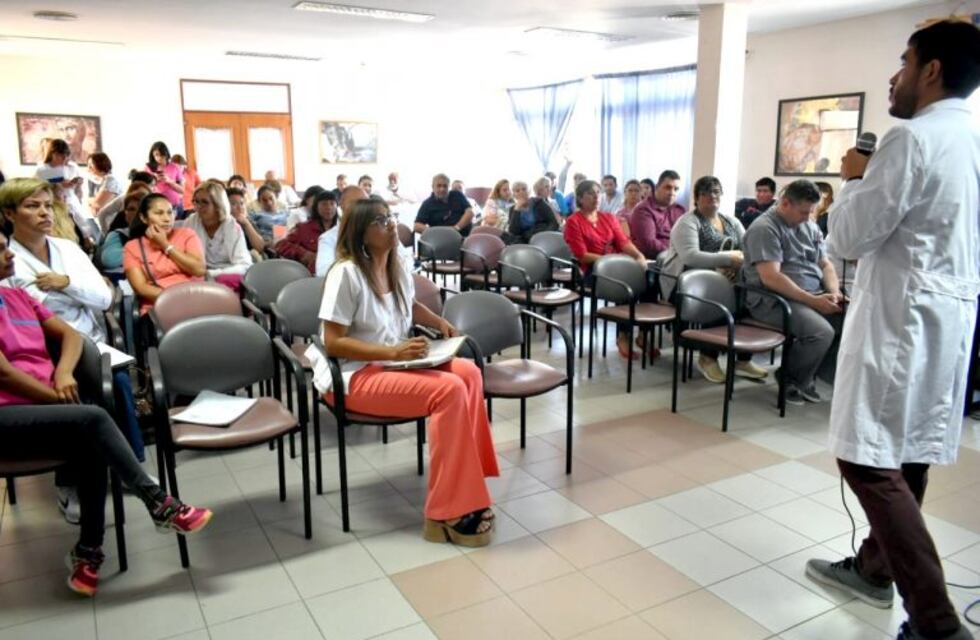 Infectólogo del Hospital Zonal brindó a personal una charla informativa sobre Coronavirus