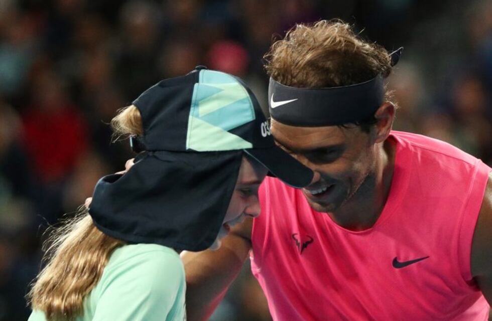 Video: Rafa Nadal y el tierno gesto con una alcanzapelotas a la que había golpeado