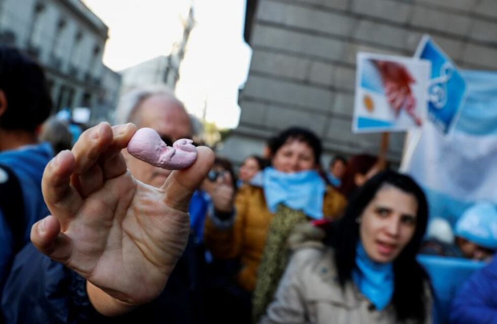 Organizaciones "pro vida" marchan contra la legalización del aborto