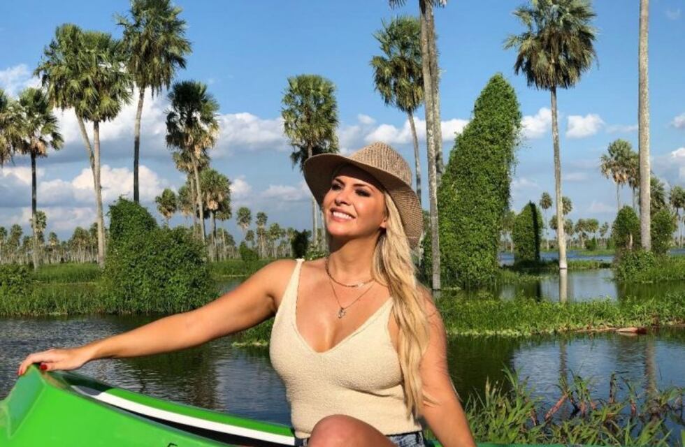 Ale Maglietti en el Bañado La Estrella: una belleza formoseña promocionando otra