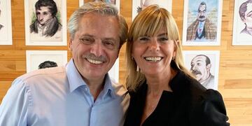 Alejandra Rodenas con Alberto Fernández antes del debate presidencial\u002E (@rodenasale)