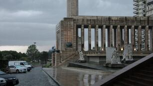 La ciudad amaneció con el cielo cubierto.