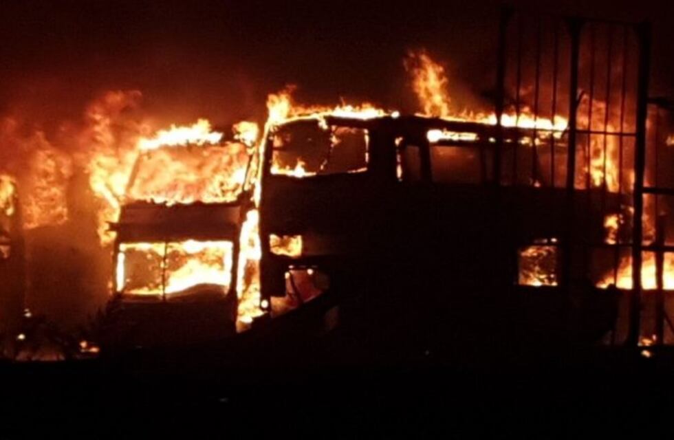 Informe de Bomberos orienta el incendio en el galpón de Monticas a un hecho intencional