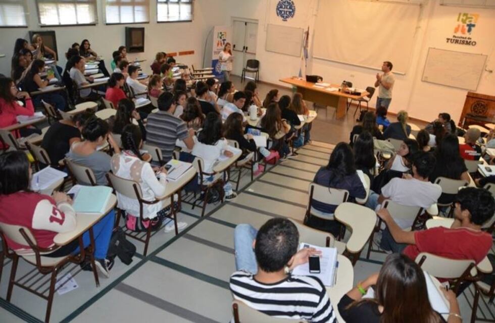 La UNC agregó una nueva oferta educativa para los graduados