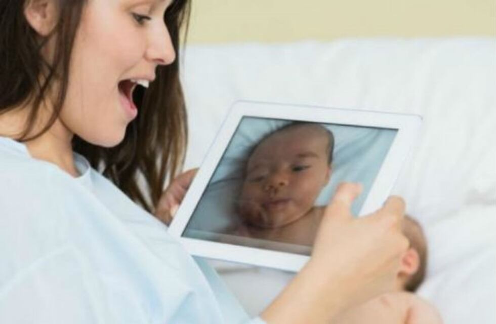 Alertan sobre peligro del sharenting, publicar fotos de niños