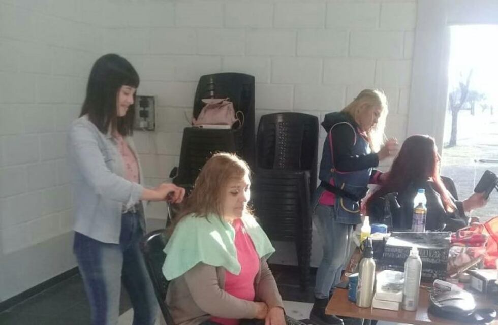 Peluqueros de Calchín, se sumaron a una movida solidaria