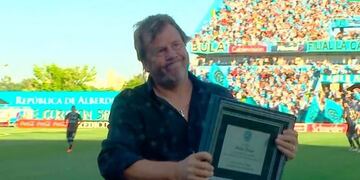 El DT mantiene intacto el sentimiento de los hinchas Piratas\u002E Su equipo ganó y la cara lo dice todo\u002E