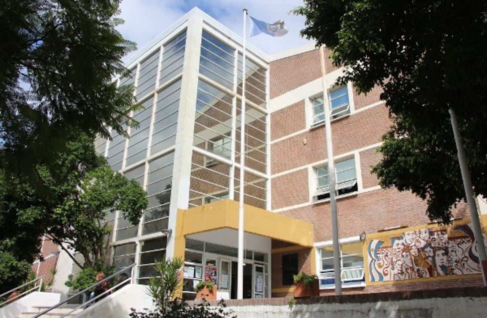 Asueto administrativo y académico en la UNLaR