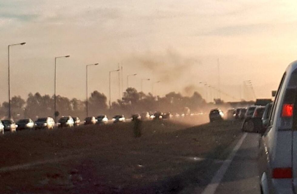 Caos de tránsito en la Circunvalación por un corte en reclamo por terrenos