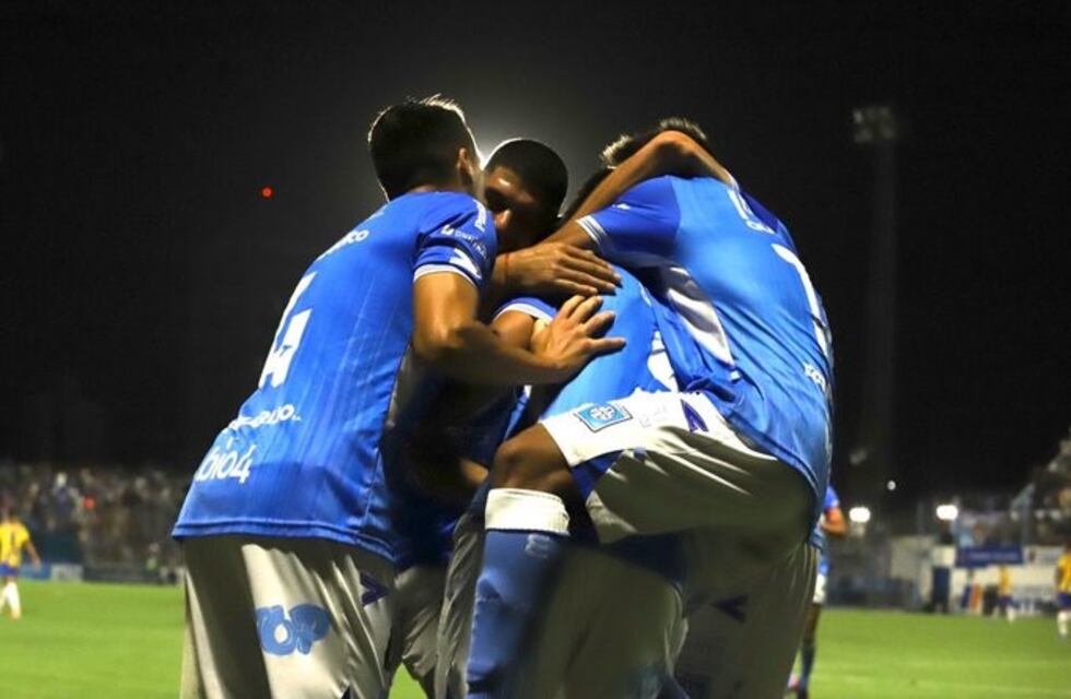 Estudiantes de Río Cuarto le ganó a Atlanta el duelo por la punta y es líder