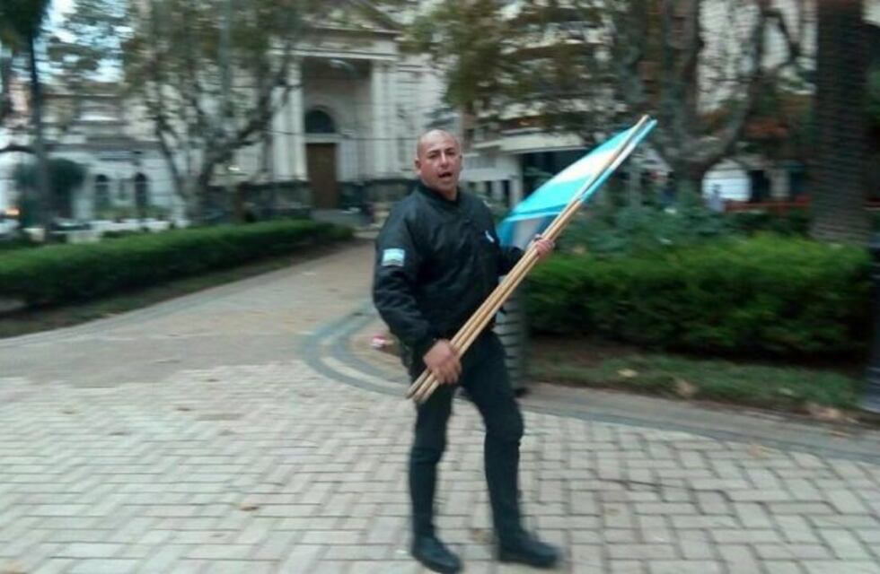 Denuncian provocativa irrupción en la tradicional ronda de las Madres en la Plaza 25 de Mayo