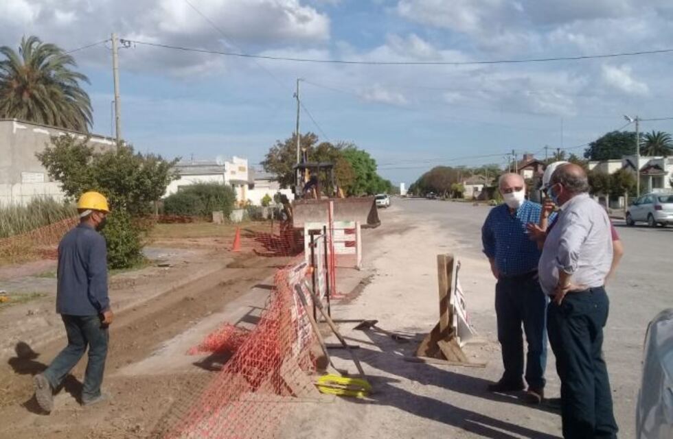 Sánchez en Orense, recorrió obras y entregó subsidio a la Sociedad de Fomento
